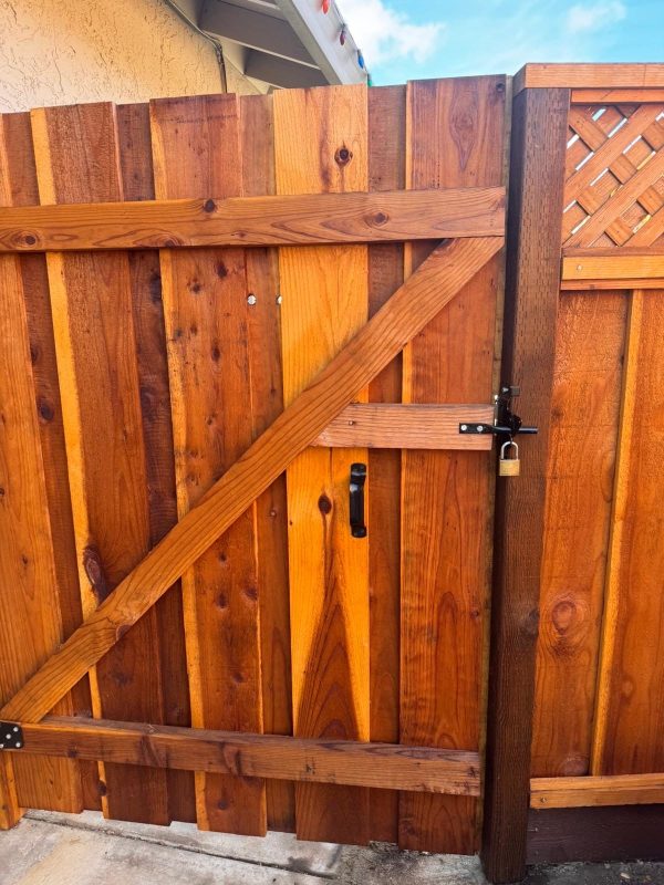 How Much Locksmiths Charge to Unlock a Door?