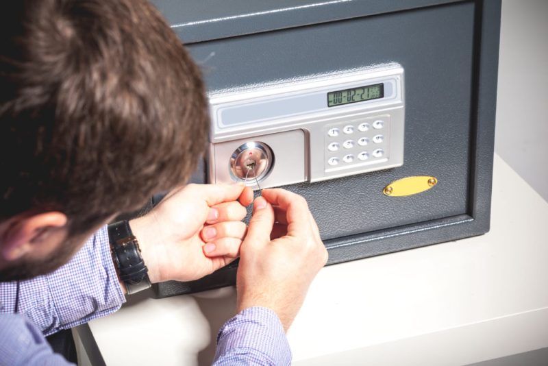 safes locksmith services